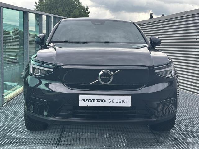 Volvo C40 Single Motor Extended Range Plus 82 kWh Panorama dak, Verwarmde stoelen voor, Verwarmd stuurwiel, Keyless entry, Semi elektrische trekhaak, Parkeer camera.