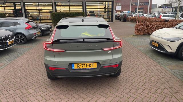 Volvo C40 Recharge Ultimate 69 kWh Semi Elektrische trekhaak | Verwarmbare stoelen met stuurwiel | BLIS