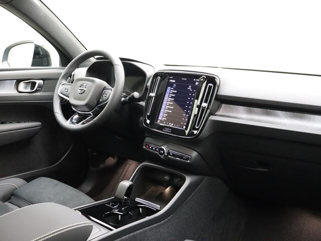 Volvo C40 Extended Range Plus 82 kWh / El. Trekhaak / Nubuck / Getint glas / Gratis onderhoud t/m 17-01-2028 / Climate /