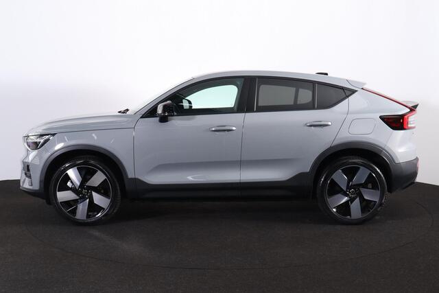 Volvo C40 Single Plus - Panoramadak - IntelliSafe Assist & Surround - Parkeercamera achter - Verwarmde voorstoelen & stuur - Parkeersensoren voor & achter- Draadloze tel. lader - Warmtepomp - Extra getint glas - 20' LMV