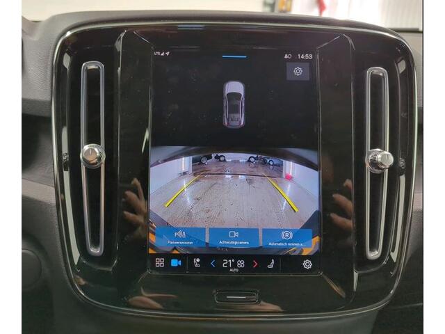 Volvo C40 Recharge Plus 69 kWh 100% Elektrisch, 100% Stijlvol / Panoramadak / Trekhaak / Pdc.+Camera / Stoel-Stuurverwarming / Navigatie / Radio-multimedia /