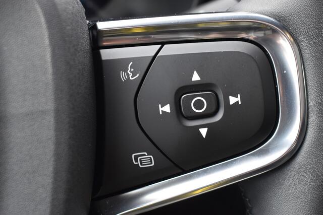 Volvo C40 Recharge 231PK Core 69 kWh Trekhaak | Camera | 19 "LMV | Stoelverwarming | Stuurverwarming