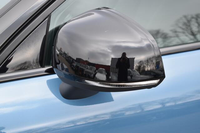 Volvo C40 Recharge 231PK Core 69 kWh Trekhaak | Camera | 19 "LMV | Stoelverwarming | Stuurverwarming