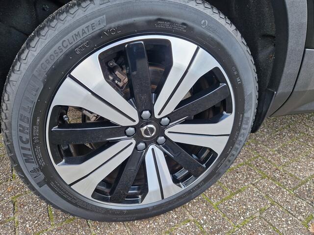 Volvo C40 Recharge Plus 69 kWh NL AUTO | Panoramadak