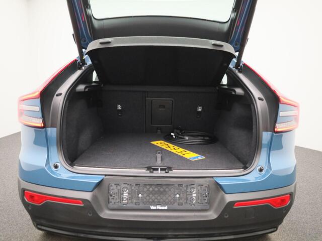 Volvo C40 Recharge Extended Range Plus | Adaptive Cruise Control | Achteruitrijcamera | Allseason Banden | Stoel- en Stuurverwarming | Keyless | Apple Carplay/Android Auto | Elektrische Koffersluiting | Glazen dak