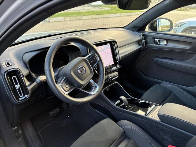 Volvo C40 Recharge Twin Intro Edition 78 kWh | 20" | Nubuck Interieur | Warmtepomp | Stoel en Stuurverwarming | Panoramadak |