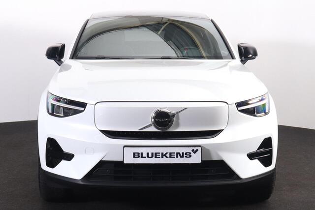Volvo C40 Plus 69 kWh - Panoramadak - IntelliSafe Assist & Surround - Parkeercamera achter - Verwarmde voorstoelen & stuur - Parkeersensoren voor & achter - Warmtepomp - Draadloze tel. lader - Extra getint glas - 20' LMV