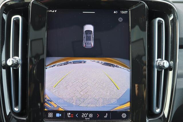 Volvo C40 Plus 69 kWh - Panoramadak - IntelliSafe Assist & Surround - Parkeercamera achter - Verwarmde voorstoelen & stuur - Parkeersensoren voor & achter - Warmtepomp - Draadloze tel. lader - Extra getint glas - 20' LMV