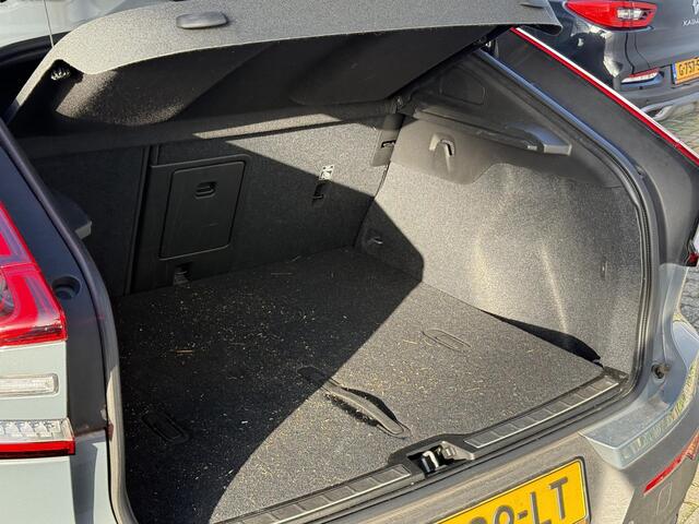 Volvo C40 Recharge Twin Ultimate 78 kWh | Trekhaak | Panoramadak | 360 Camera | Harman & Kardon | Memory Stoelen | Winterpack
