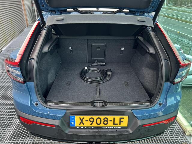 Volvo C40 Single Motor Plus 69 kWh Panorama dak, Verwarmde stoelen voor verwarmd stuurwiel, Blis, Adaptive cruise control+ Pilot assist, Electr. achterklep, Parkeer camera, Apple car Play/Android auto