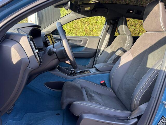 Volvo C40 Recharge Twin Intro Edition 78 kWh | Panoramadak | Harman/Kardon | Stoel & Stuur Verwarming | Trekhaak | 360 Camera |