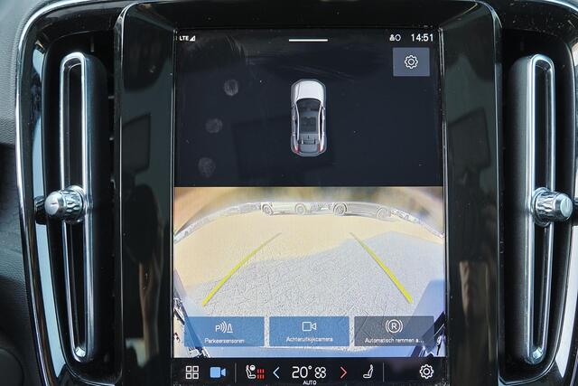 Volvo C40 Extended Range Core 82 kWh - Panoramadak - IntelliSafe Assist & Surround - Verwarmde voorstoelen, stuur & achterbank - Parkeersensoren voor & achter - Draadloze tel. lader - Extra getint glas - Warmtepomp - Elektr. inklapbare trekhaak - 19' LMV