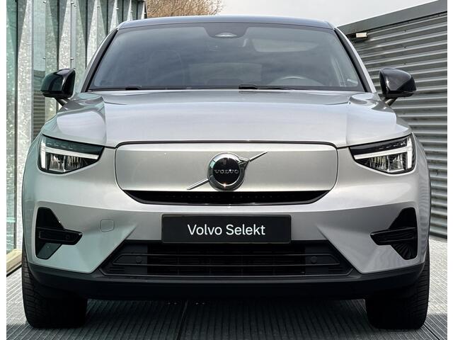 Volvo C40 Recharge Plus 69 kWh Automaat, Stoel- en stuurverwarming, Parkeercamera, Panoramadak, 20 inch wielen, Warmtepomp, Extra getinte ramen, All-season banden