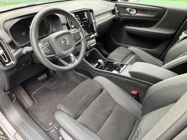 Volvo C40 Recharge Plus 69 kWh Automaat, Stoel- en stuurverwarming, Parkeercamera, Panoramadak, 20 inch wielen, Warmtepomp, Extra getinte ramen, All-season banden