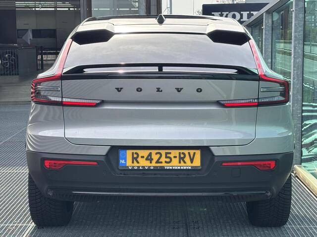 Volvo C40 Recharge Plus 69 kWh Automaat, Stoel- en stuurverwarming, Parkeercamera, Panoramadak, 20 inch wielen, Warmtepomp, Extra getinte ramen, All-season banden