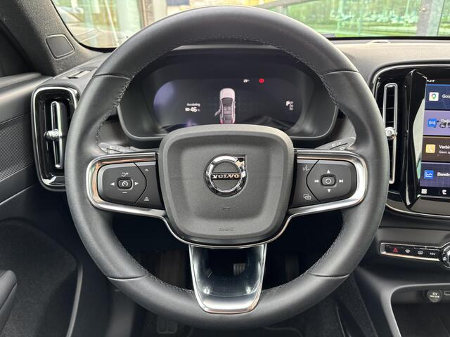 Volvo C40 Recharge Plus 69 kWh Automaat, Stoel- en stuurverwarming, Parkeercamera, Panoramadak, 20 inch wielen, Warmtepomp, Extra getinte ramen, All-season banden