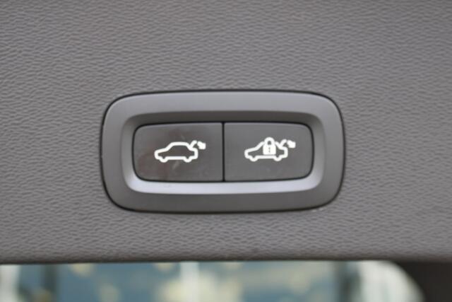 Volvo C40 408PK Recharge Twin Intro Edition 78 kWh | 360 Camera | Adapt. Cruise | H&K Audio | 20" LMV | Warmtepomp | Verw. Voorstoelen & stuurwiel |