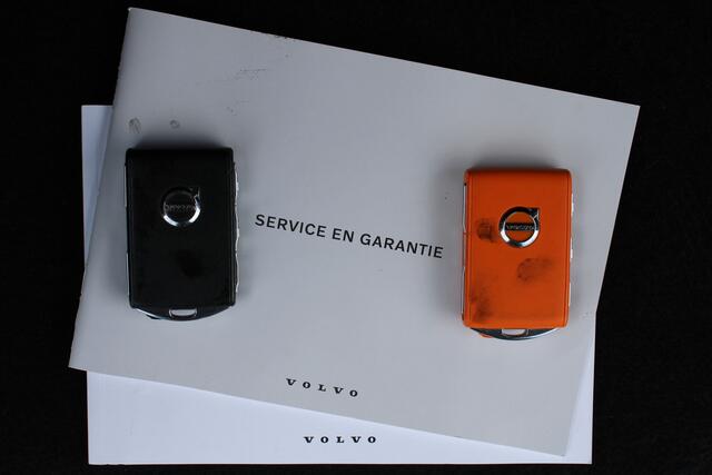 Volvo C40 408PK Recharge Twin Intro Edition 78 kWh | 360 Camera | Adapt. Cruise | H&K Audio | 20" LMV | Warmtepomp | Verw. Voorstoelen & stuurwiel |