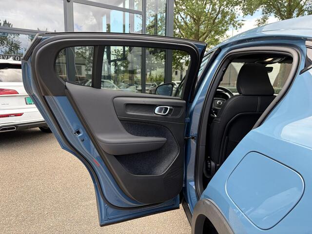Volvo C40 Recharge Core 69 kWh SOH 93%|| VAN: 33.900,- VOOR: 30.877,- UW WKVOORDEEL: 3.023,-|VOLVO DEALER ONDERHOUDEN| ACHTERUITRIJCAMERA| PANORAMADAK| STOEL + STUURVERWARMING| RIJKLAARPRIJS INCL. 12 MAANDEN BOVAG GARANTIE|