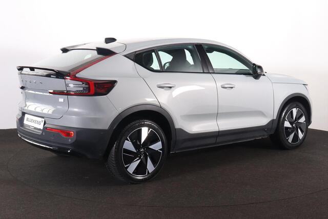 Volvo C40 Extended Range Ultimate 82 kWh - Panoramadak - IntelliSafe Assist & Surround - 360º Camera - Harman/Kardon audio - Verwarmde voorstoelen, stuur & achterbank - Parkeersensoren voor & achter - Elektr. bedienb. voorstoelen met geheugen links - Draadloze tel.