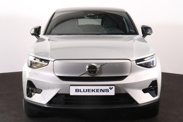 Volvo C40 Single Motor Extended Range Ultimate 82 kWh - Panoramadak - IntelliSafe Assist & Surround - 360º Camera - Harman Kardon audio - Adaptieve LED koplampen - Verwarmde voorstoelen & stuur - Parkeersensoren voor & achter - Elektr. bedienb. voorstoelen met gehe