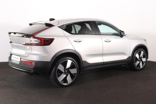 Volvo C40 Single Motor Extended Range Ultimate 82 kWh - Panoramadak - IntelliSafe Assist & Surround - 360º Camera - Harman Kardon audio - Adaptieve LED koplampen - Verwarmde voorstoelen & stuur - Parkeersensoren voor & achter - Elektr. bedienb. voorstoelen met gehe