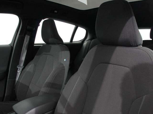 Volvo C40 Single Motor Plus 69 kWh Panoramadak Navigatie Camera Climate Control Adaptive Cruise Control Keyless entry&go