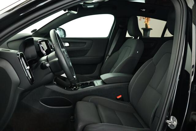Volvo C40 Single Motor Extended Range Plus 82 kWh Navi / Pano / CarPlay / Allseason / Trekhaak