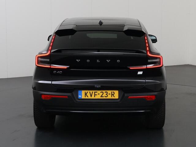 Volvo C40 Recharge Ultimate 69 kWh | Trekhaak | Harman/Kardon | Ele.verstelbare stoel + geheugen | Sportstoelen | 360 Camera | Stuur/stoelverwarming | Apple Carplay/Android Auto | Warmtepomp | Adaptieve Cruise Control | Ele. kofferdeksel |