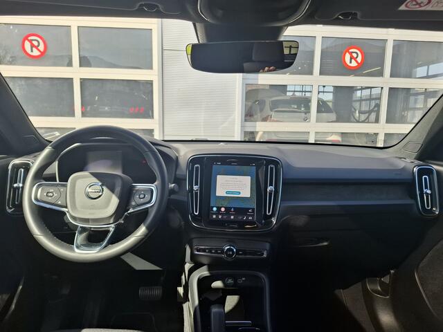 Volvo C40 Recharge Plus 69 kWh | Navigatie/Android/Apple Carplay | LM Velgen 19" | Achteruitrijcamera | Voorstoelen Verwarmd | Warmtepomp | Cruise Control Adaptief |