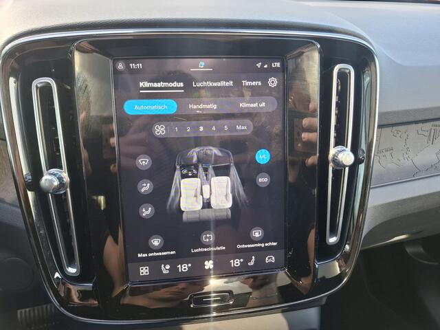 Volvo C40 Recharge Plus 69 kWh | Navigatie/Android/Apple Carplay | LM Velgen 19" | Achteruitrijcamera | Voorstoelen Verwarmd | Warmtepomp | Cruise Control Adaptief |