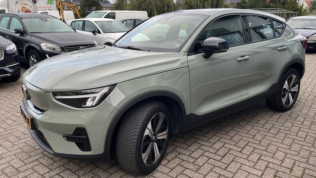 Volvo C40 Recharge Plus 69 kWh | Panoramadak | achteruitrij camera | keyless entry | stuur verwarmd | dodehoekdetectie met correctie | Audio installatie premium | SOH 95%
