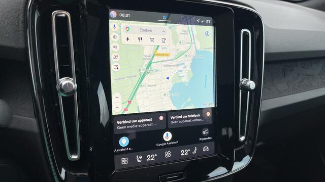 Volvo C40 Recharge Plus 69 kWh | Panoramadak | achteruitrij camera | keyless entry | stuur verwarmd | dodehoekdetectie met correctie | Audio installatie premium | SOH 95%