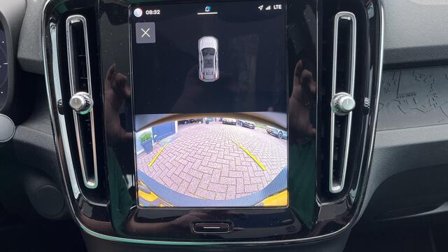 Volvo C40 Recharge Plus 69 kWh | Panoramadak | achteruitrij camera | keyless entry | stuur verwarmd | dodehoekdetectie met correctie | Audio installatie premium | SOH 95%