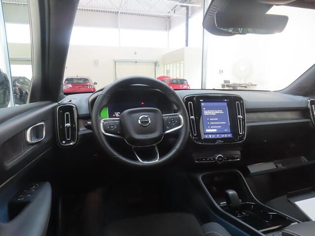 Volvo C40 Recharge Core 69 kWh | Cruise Control | Panoramadak | Stoel-/Stuurverwarming | Navigatie | Standkachel | Warmtepomp |