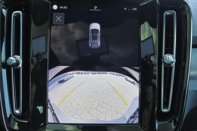 Volvo C40 Extended Range Plus 82 kWh - Panoramadak - IntelliSafe Assist & Surround - Parkeercamera achter - Verwarmde voorstoelen & stuur - Parkeersensoren voor & achter - Draadloze tel. lader - Warmtepomp - 19' LMV