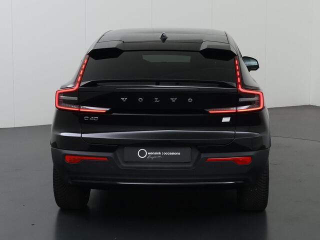 Volvo C40 Single Motor Ultimate 69 kWh | Panoramadak | Elektr. Trekhaak | H&K Audio | Adaptieve Cruise Control | Winterpakket | 360 Camera