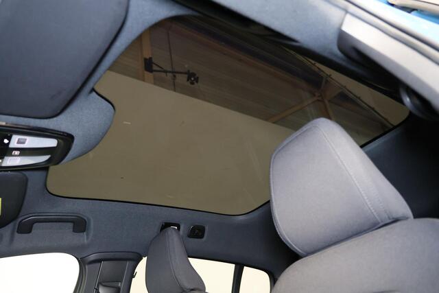 Volvo C40 Extended Range Plus 82 kWh - Panoramadak - IntelliSafe Assist & Surround - Verwarmde voorstoelen & stuur - Parkeersensoren voor & achter - Draadloze tel. lader - Extra getint glas - 19' LMV – foto 6