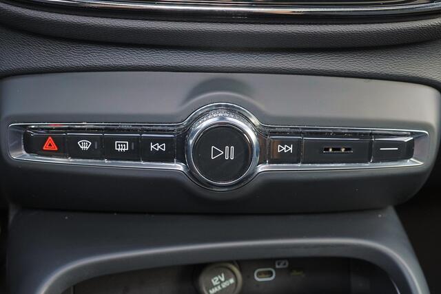 Volvo C40 Extended Range Plus 82 kWh - Panoramadak - IntelliSafe Assist & Surround - Verwarmde voorstoelen & stuur - Parkeersensoren voor & achter - Draadloze tel. lader - Extra getint glas - 19' LMV – foto 10