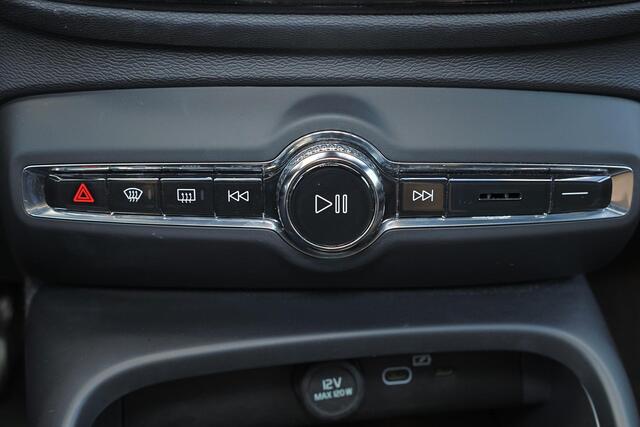 Volvo C40 Extended Range Plus 82 kWh - Panoramadak - IntelliSafe Assist & Surround - Parkeercamera achter - Verwarmde voorstoelen & stuur - Parkeersensoren voor & achter - Draadloze tel. lader - Warmtepomp - Extra getint glas - 19' LMV – foto 8