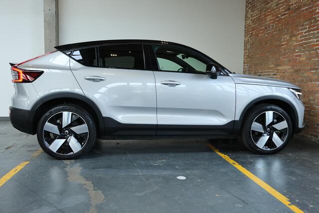 Volvo C40 Recharge Twin Intro Edition 78 kWh | 360° Parkeercamera | Parkeersensoren voor + achter | Panoramadak | Harman Kardon Premium Audio | Electrische bedienbare voorstoelen | 20'' Lichtmetalen velgen | – foto 4