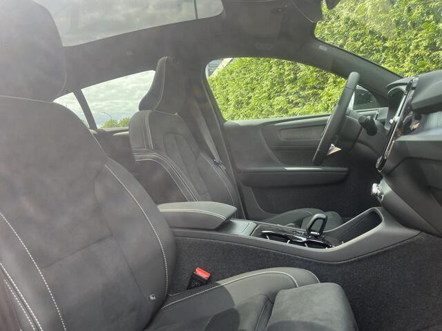 Volvo EC40 Single Motor Extended Range Ultra 82 kWh | Elektrische stoelverstelling | Trekhaak | H&K