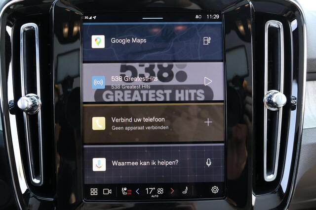 Volvo EC40 Single Motor Extended Range Plus 82 kWh - Panoramadak - IntelliSafe Assist & Surround - Parkeercamera achter - Verwarmde voorstoelen & stuur - Parkeersensoren voor & achter - Getint glas - Draadloze tel. lader - Warmtepomp - 19' LMV
