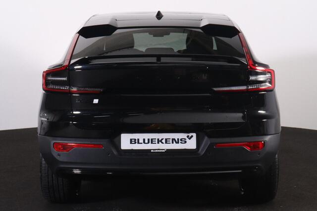 Volvo EC40 Performance Ultra 82 kWh - Panoramadak - IntelliSafe Assist & Surround - 360º Camera - Harman/Kardon audio - Verwarmde voorstoelen, stuur & achterbank - Parkeersensoren voor & achter - Elektr. bedienb. voorstoelen met geheugen links - Warmtepomp - Extra g