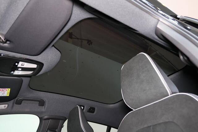 Volvo EC40 Performance Ultra 82 kWh - Panoramadak - IntelliSafe Assist & Surround - 360º Camera - Harman/Kardon audio - Verwarmde voorstoelen, stuur & achterbank - Parkeersensoren voor & achter - Elektr. bedienb. voorstoelen met geheugen links - Warmtepomp - Extra g