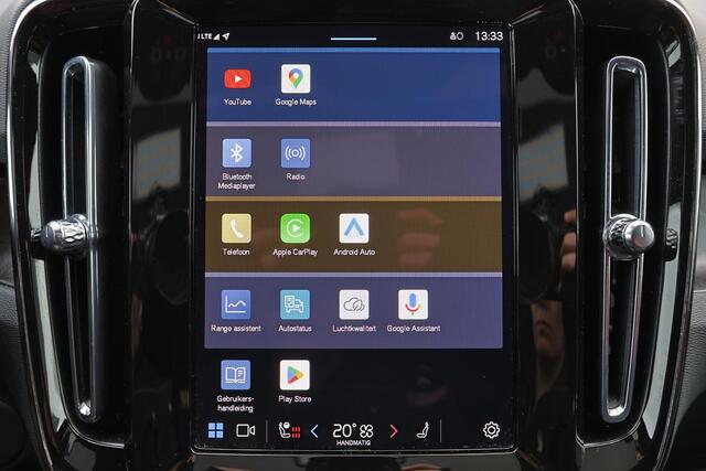 Volvo EC40 Performance Ultra Black Edition 82 kWh - Panoramadak - IntelliSafe Assist & Surround - 360º Camera - Harman/Kardon audio - Verwarmde voorstoelen, stuur & achterbank - Parkeersensoren voor & achter - Elektr. bedienb. voorstoelen met geheugen links - Draadl