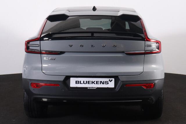 Volvo EC40 Extended Range Core 82 kWh - Panoramadak - IntelliSafe Assist & Surround - 360º Camera - Verwarmde voorstoelen, stuur & achterbank - Parkeersensoren voor & achter - Draadloze tel. lader - Warmtepomp - Extra getint glas - Elektr. inklapbare trekhaak - 19' 