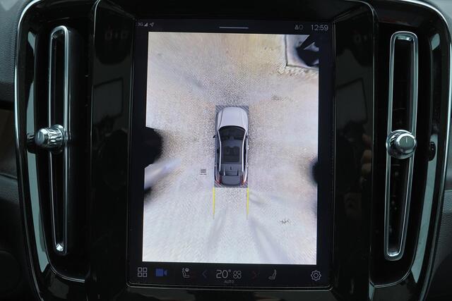 Volvo EC40 Extended Range Core 82 kWh - Panoramadak - IntelliSafe Assist & Surround - 360º Camera - Verwarmde voorstoelen, stuur & achterbank - Parkeersensoren voor & achter - Draadloze tel. lader - Warmtepomp - Extra getint glas - Elektr. inklapbare trekhaak - 19' 