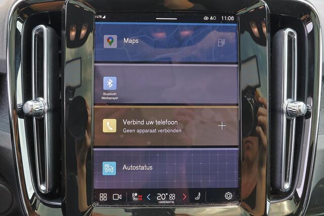 Volvo EC40 Performance Ultra 82 kWh - Panoramadak - IntelliSafe Assist & Surround - 360º Camera - Harman/Kardon audio - Verwarmde voorstoelen, stuur & achterbank - Parkeersensoren voor & achter - Elektr. bedienb. voorstoelen met geheugen links - Draadloze tel. lader