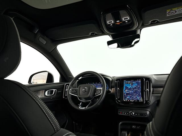 Volvo EC40 Single Motor Extended Range Ultra Black Ed. 82 kWh | Panoramadak | 360° camera | Harman Kardon | Stoel- en Stuurverwarming | Trekhaak